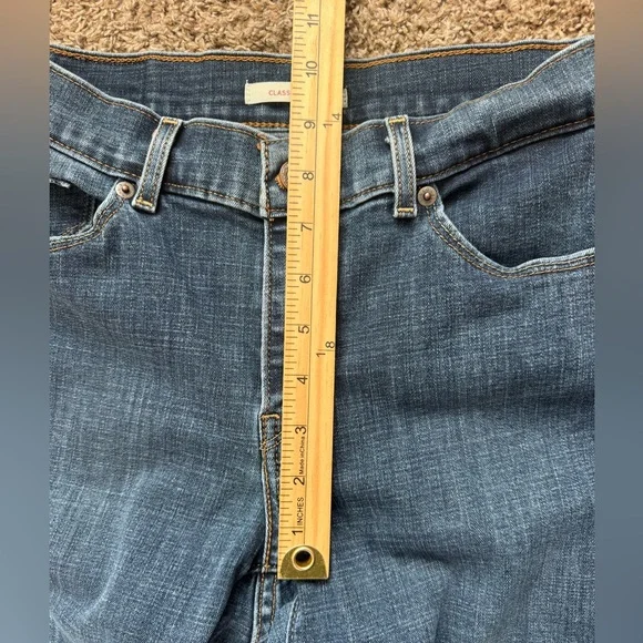 Levi’s Classic Bootcut - Picture 8 of 10